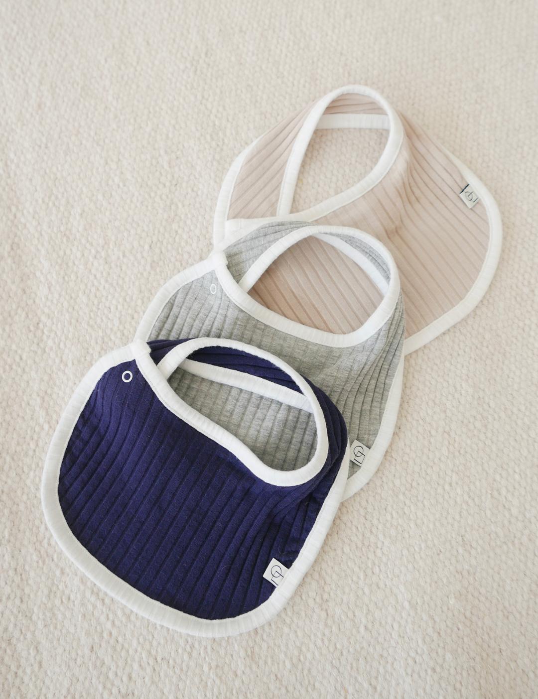 Comodu Bib [3 Colors]