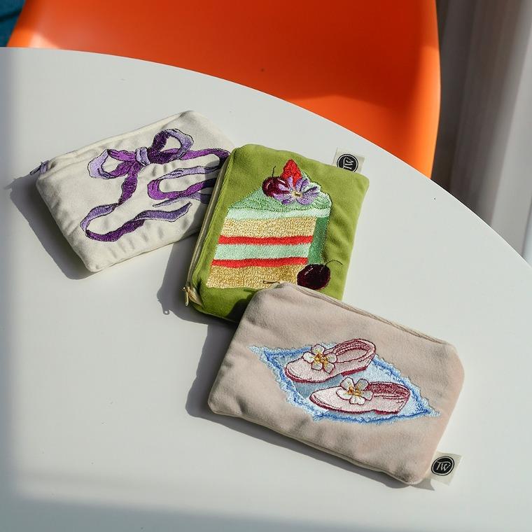 더와일드 벨벳 카드 파우치 (에밀 릴리의 결혼식)