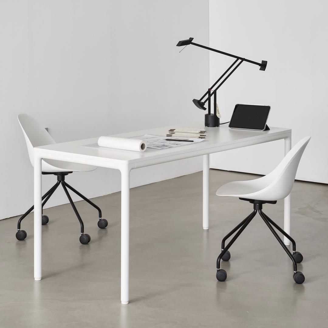 콰트로 에어 데스크 1400x700