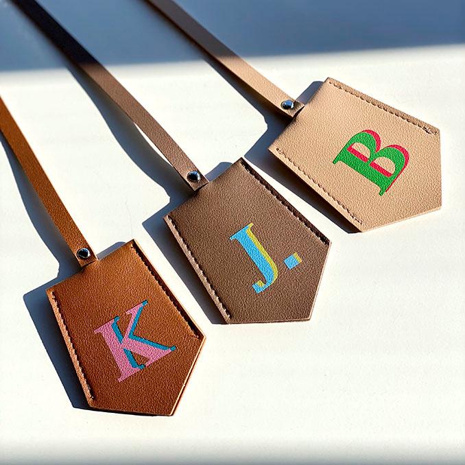 [커스텀] 이니셜 레더 네임택 키링 열쇠고리 가방 장식 3color