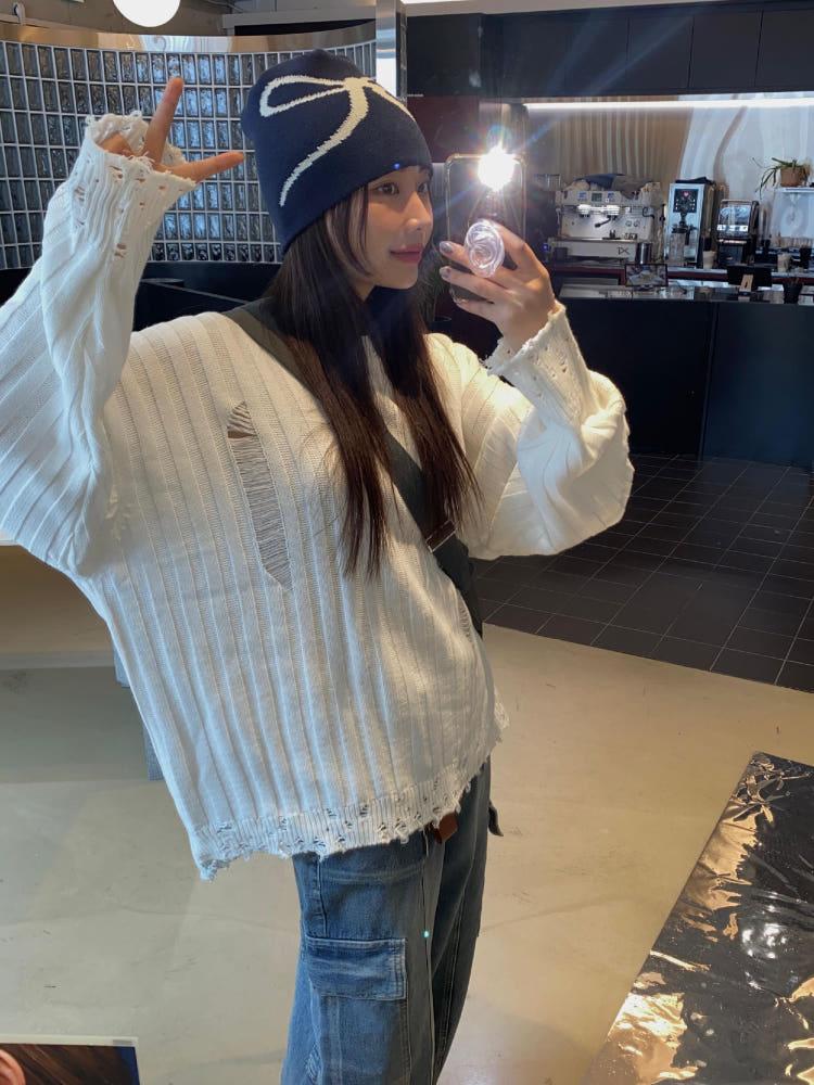 문즈 메이크 오버 데미지 니트 / 3 Color