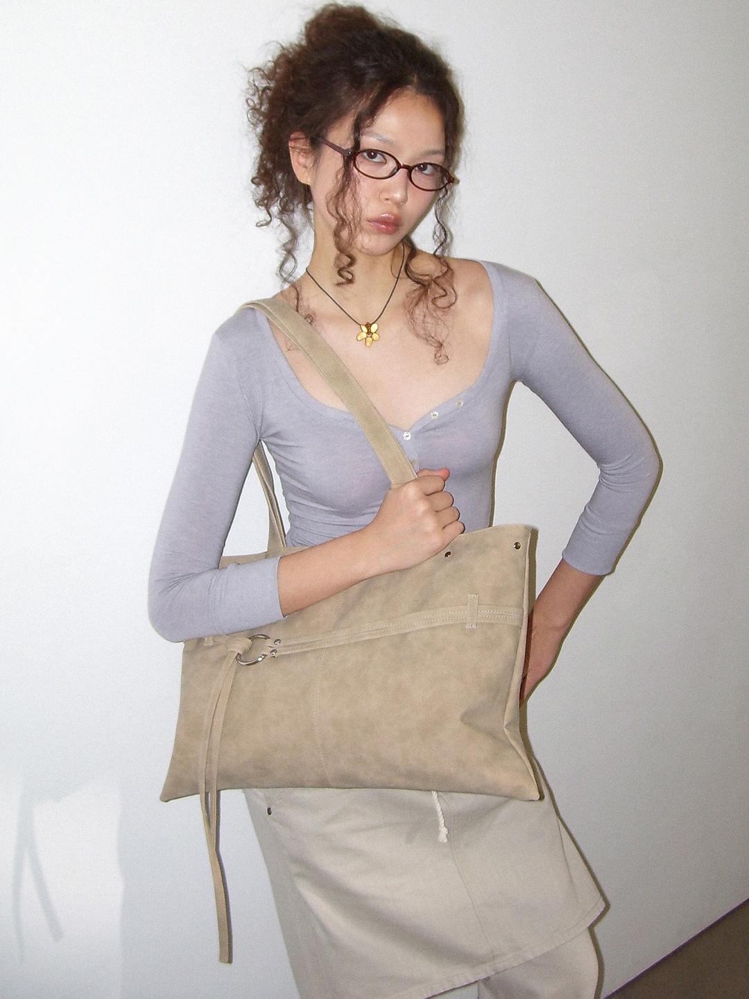 [예약배송] 10/31~ 순차발송 Ring Frame Bag [Sand Beige]