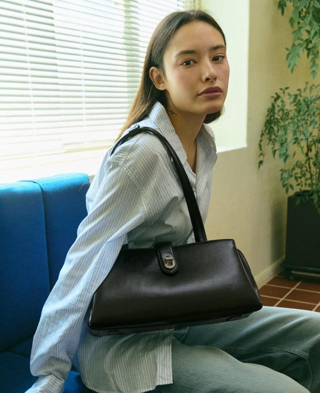 HAZEL EW 숄더 BK (JHNCHA5BF973BK980)