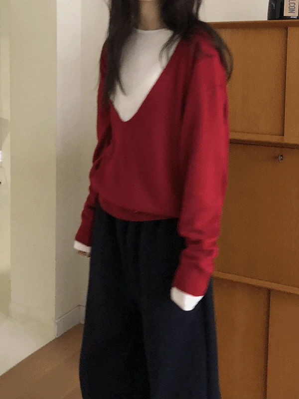 레이어드 딥 브이넥 니트