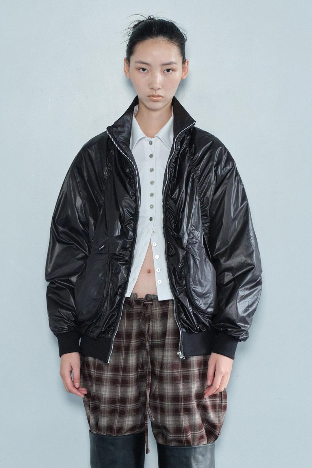 [EXCLUSIVE] HIGH NECK SHIRRING JUMPER / BLACK