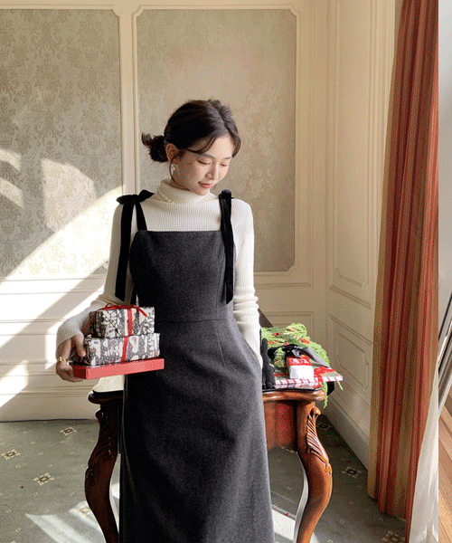 라인이예쁜 벨벳 스트랩 슬림 뷔스티에 롱 원피스