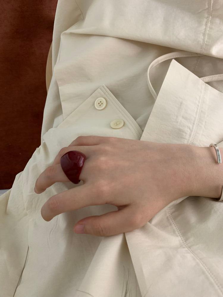 Bold ring (2c)