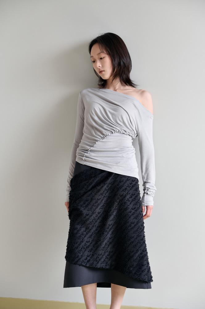 TEXTURED LAYERED SKIRT (BLACK)