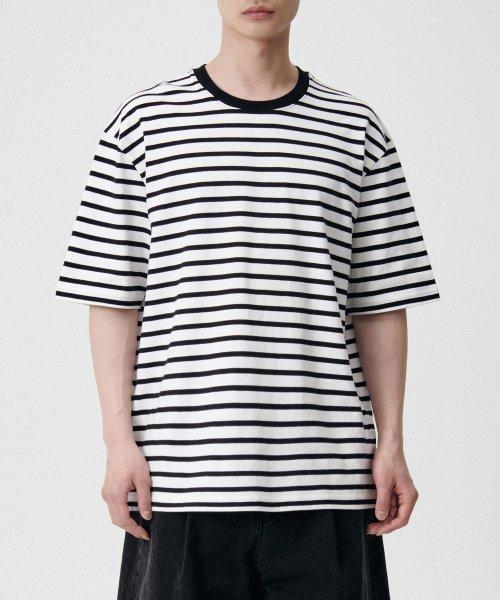 브레톤 스트라이프 릴렉스드 반팔 티셔츠 [화이트/블랙]