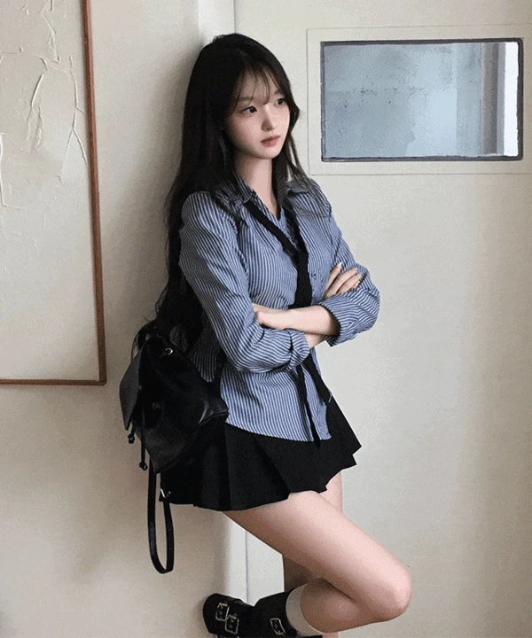 [ 허리잘록 ] 니케 스트라이프 브이넥 사선 단추 스트랩 셔츠