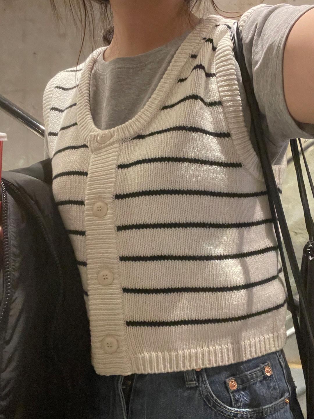 로브 스트라이프 knit Vest