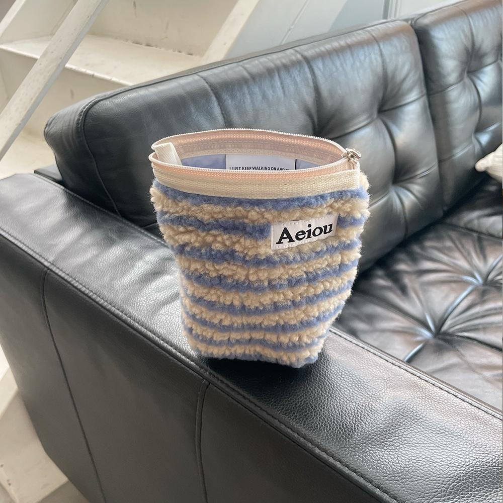 Aeiou Basic Pouch (M size) Fur Tabby Blue
