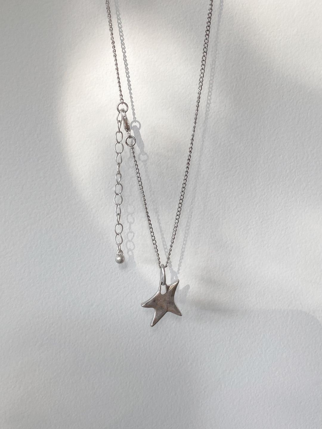 Cranky star necklace
