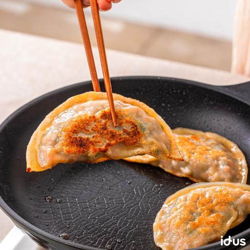 다우랑 매콤만두 🌶순하게 매운맛 노릇노릇 군만두로 추천