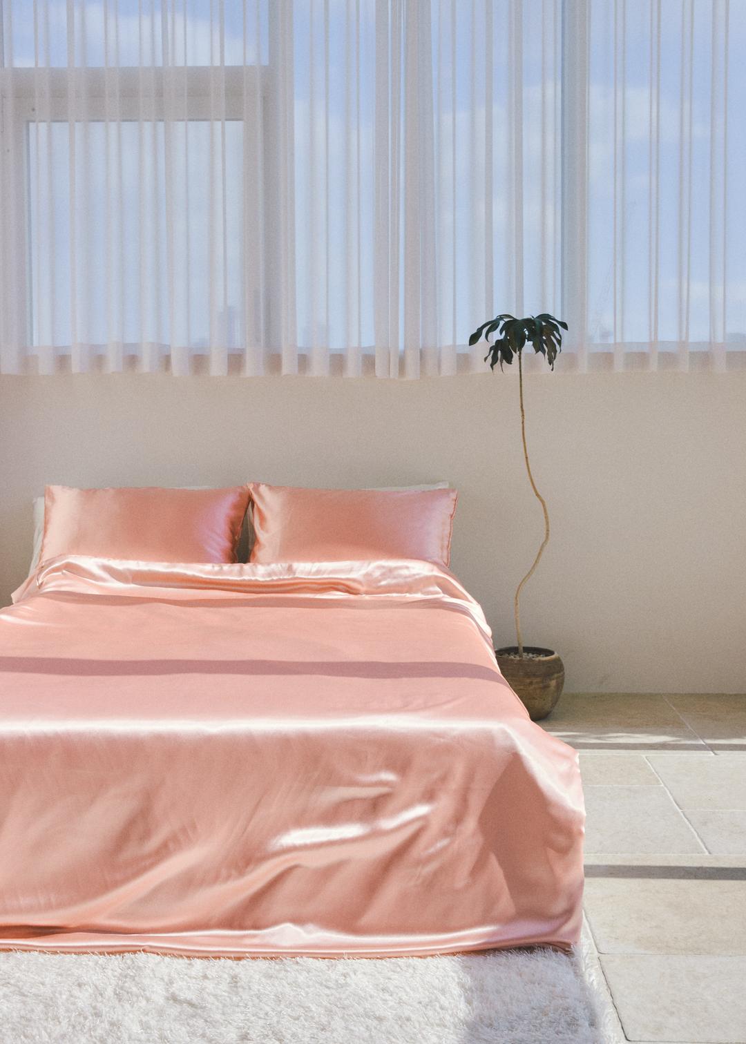 Palm Springs Pink Satin 베딩