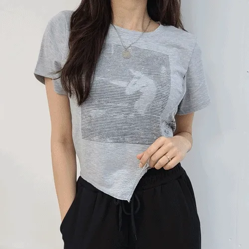 [재입고]언발 컷팅 유니콘 프린팅 크롭 티 3 color