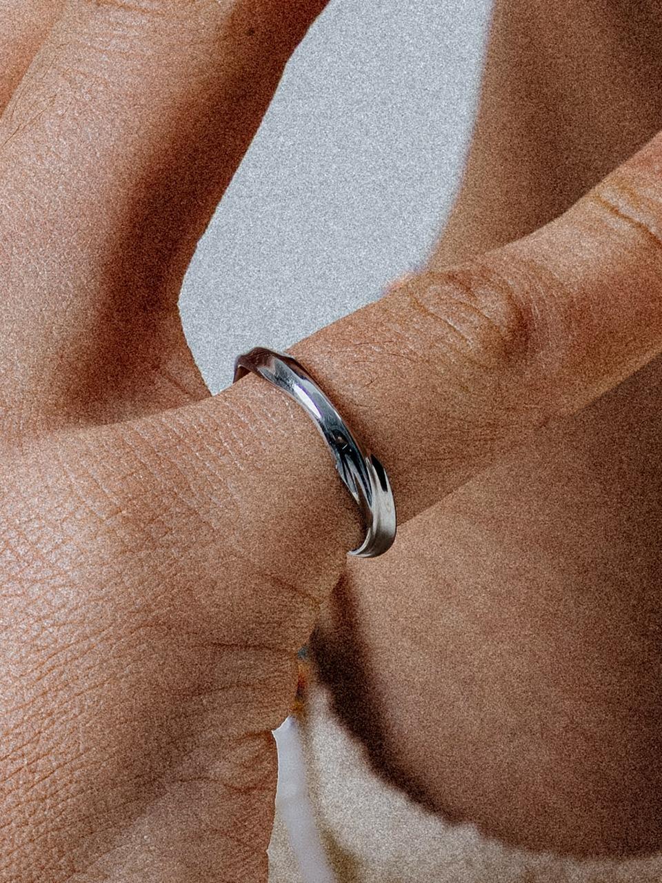 WSM014 Twist Wave Ring