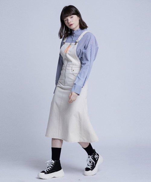 에크루 내추럴 크림 오버올 데님 스커트