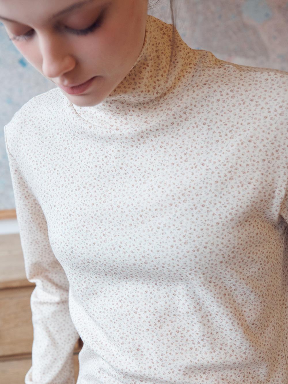 Relaxed Fit Longsleeve Turtleneck Flower