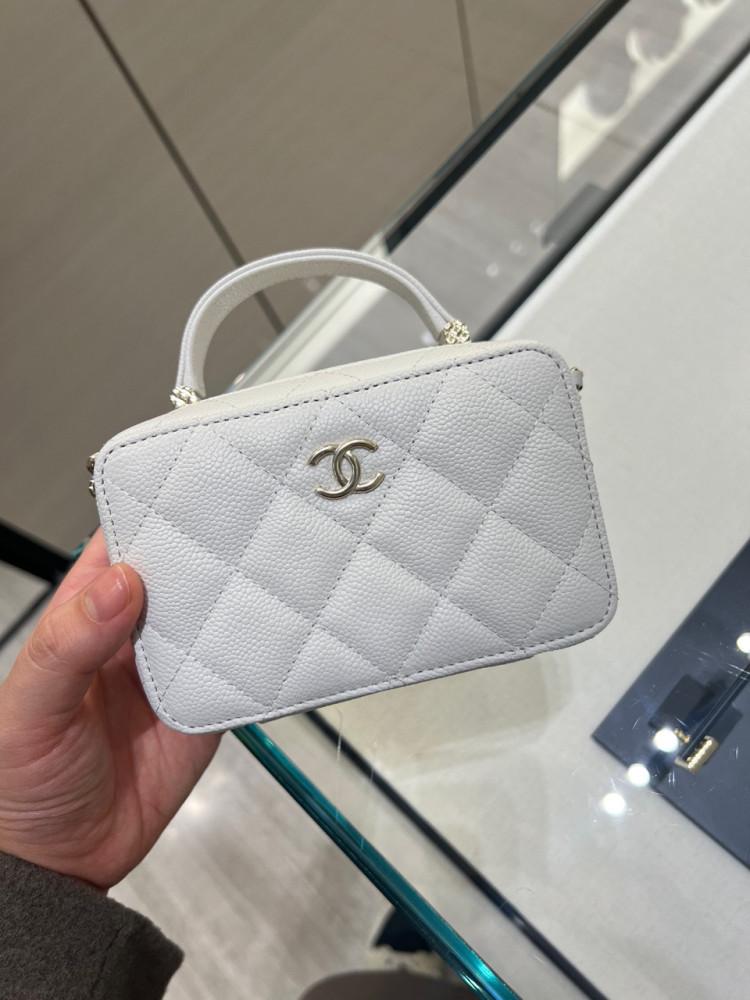 [바로배송]샤넬 코스메틱 베니티 미니 캐비어 화이트 / 샴페인골드 AP2634