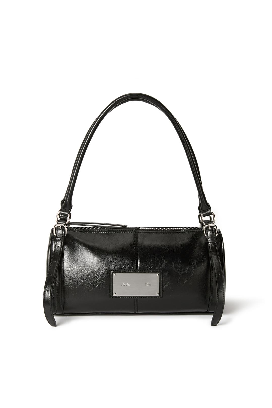 BUCKLE STRAP SHOULDER BAG IN BLACK
