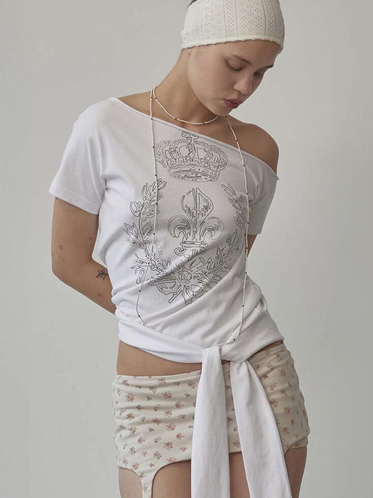 Chateau Shithole Tie Tee White