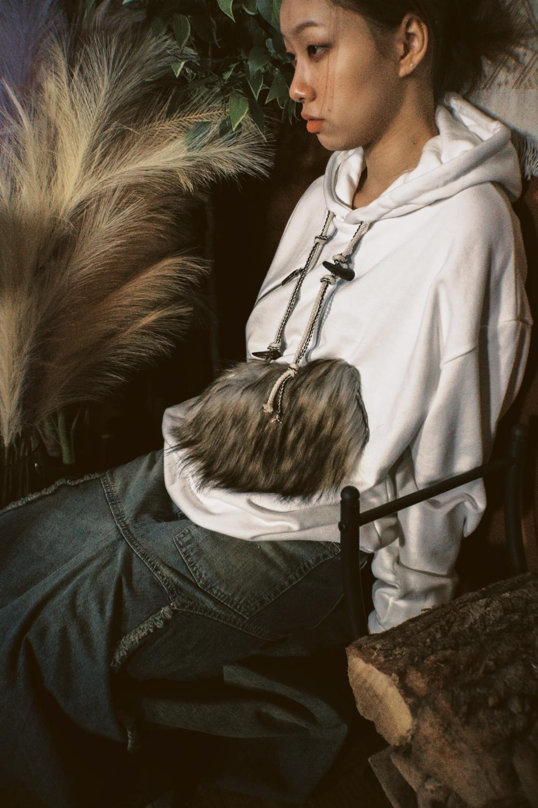 raccoon hoodie_white