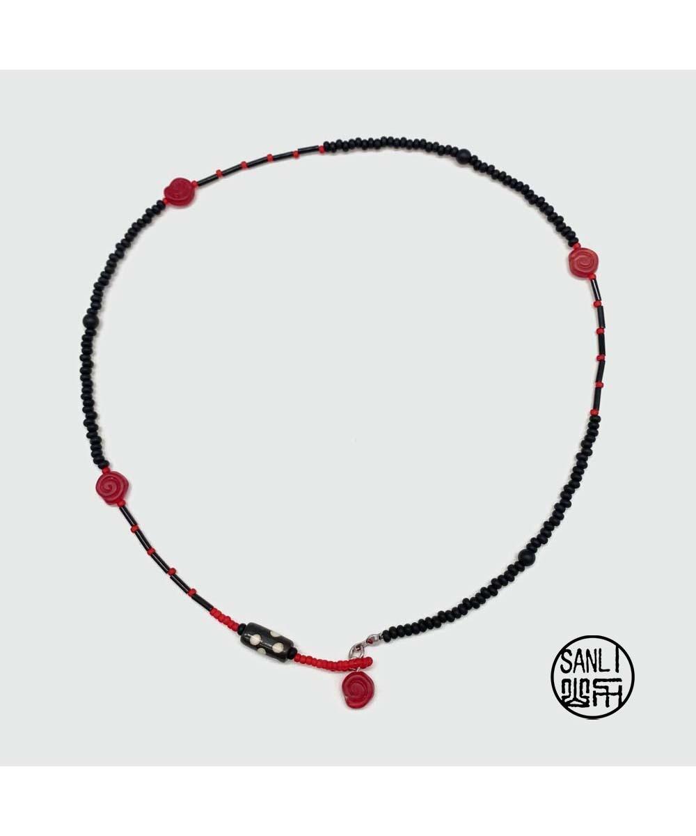 Dot spiral necklace (red)