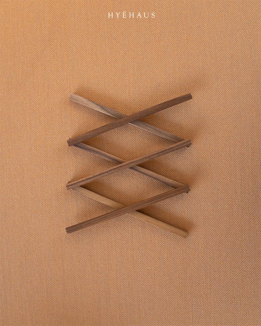 walnut extendable trivet small