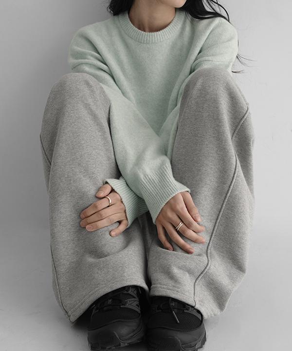 매니크 포리즌 오버핏 울 라운드넥 니트