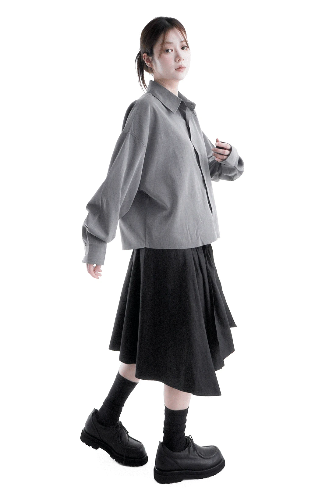 HIDDEN BUTTON CROP SHIRT