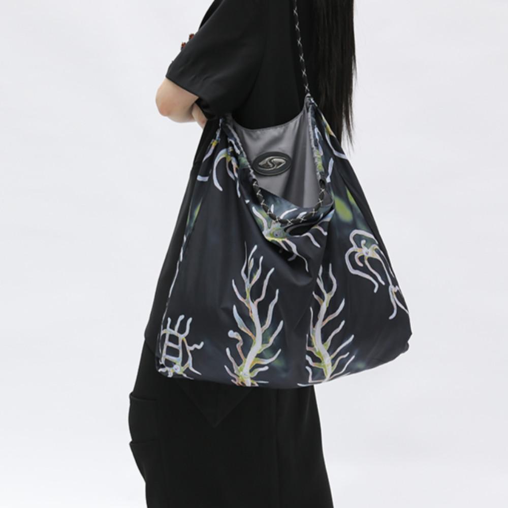 MYFUZZYKON 메이야퍼지콘 양면 실버 숄더백 대용량 가방 보조가방 여행가방