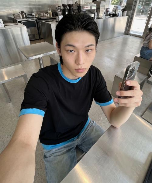 레이어드 하프 티 블랙