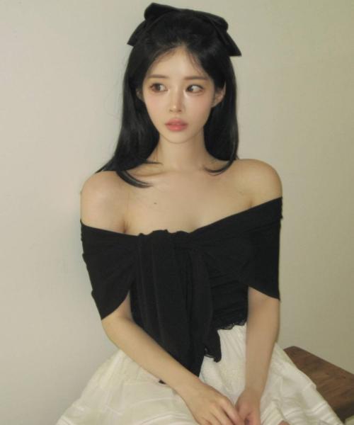 OFF SHOULDER LACE TIED T-SHIRTS_TT5S216BK