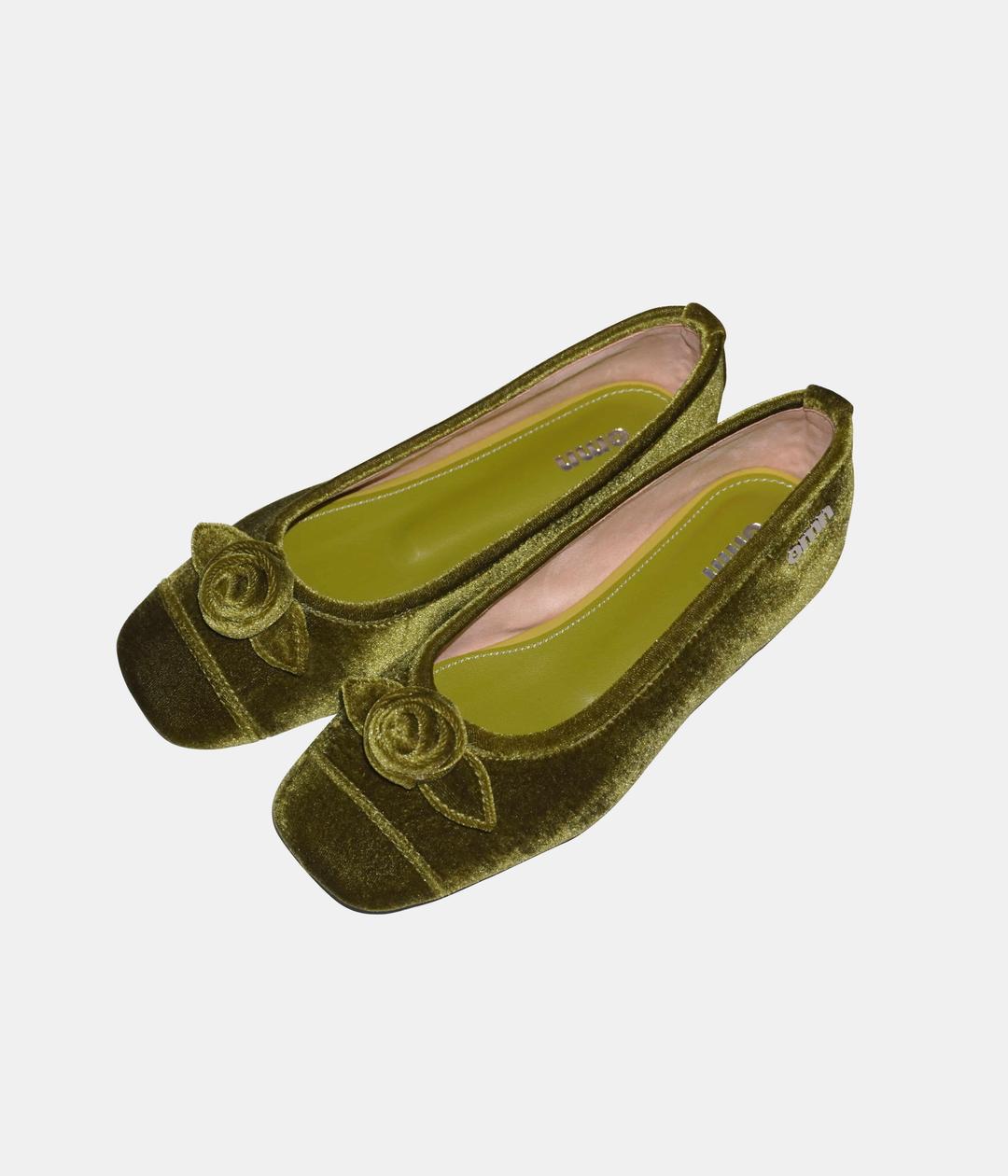 omn Rose Velvet Flat Shoes _Moss green