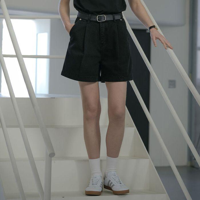Classic one pintuck denim short_Black