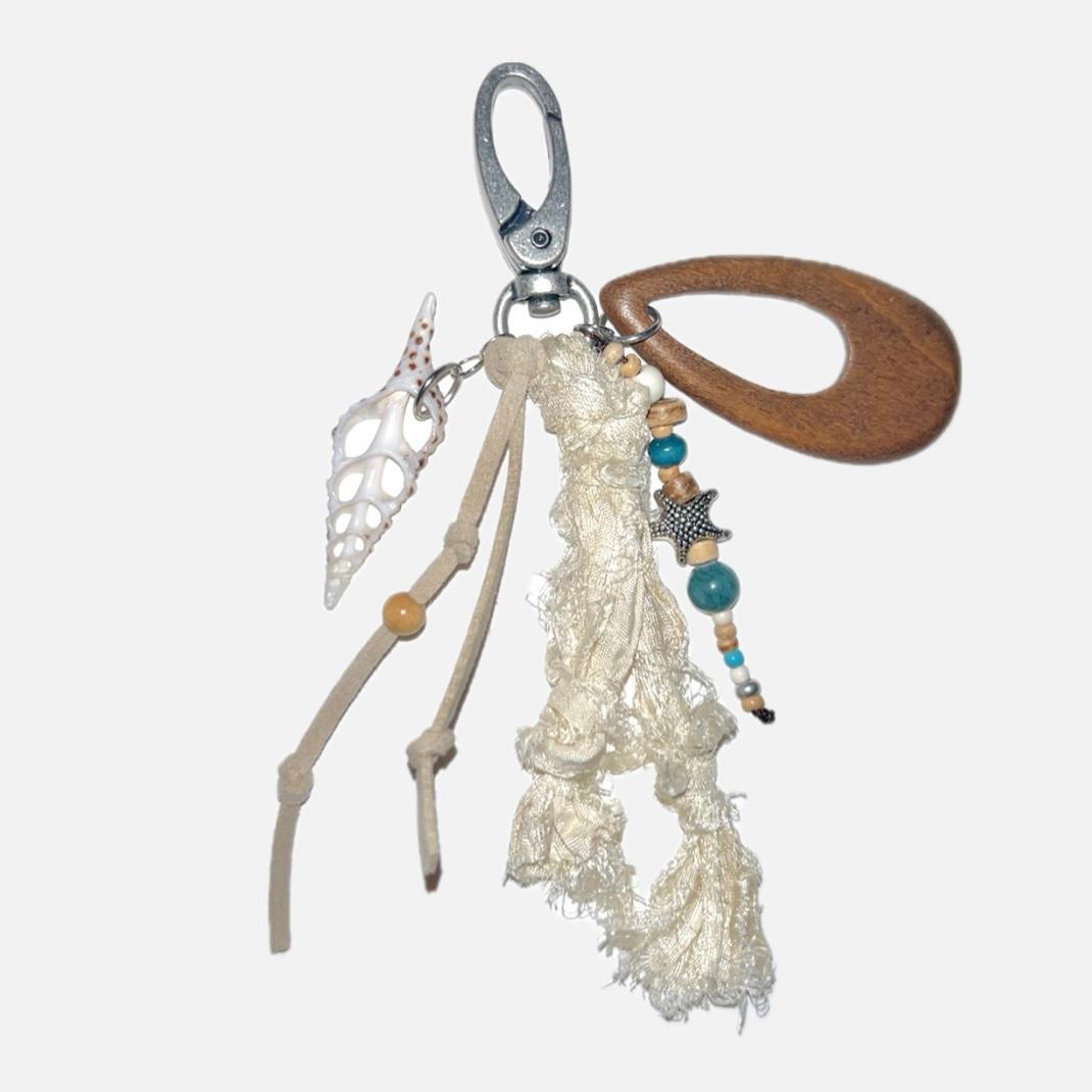 wood drop keyring - sea