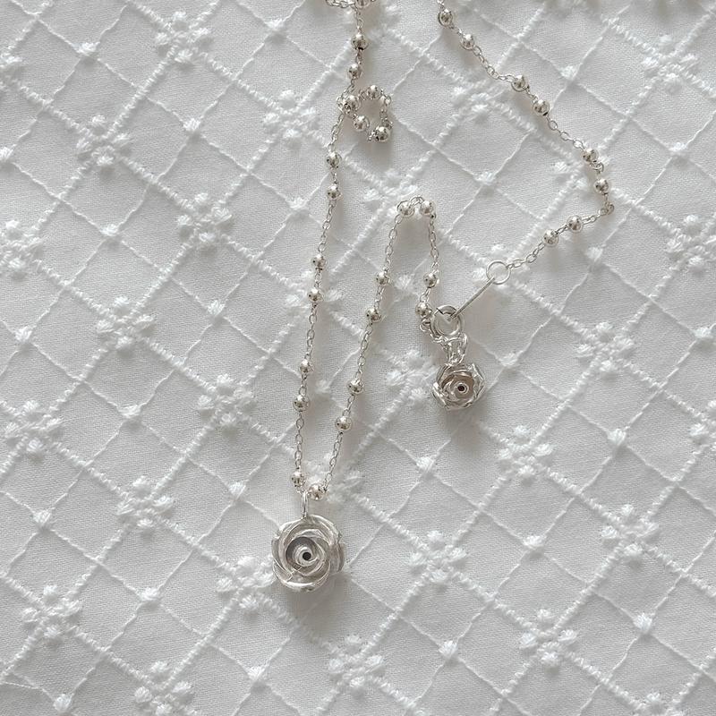 ANGEL ROSE ROSE NECKLACE