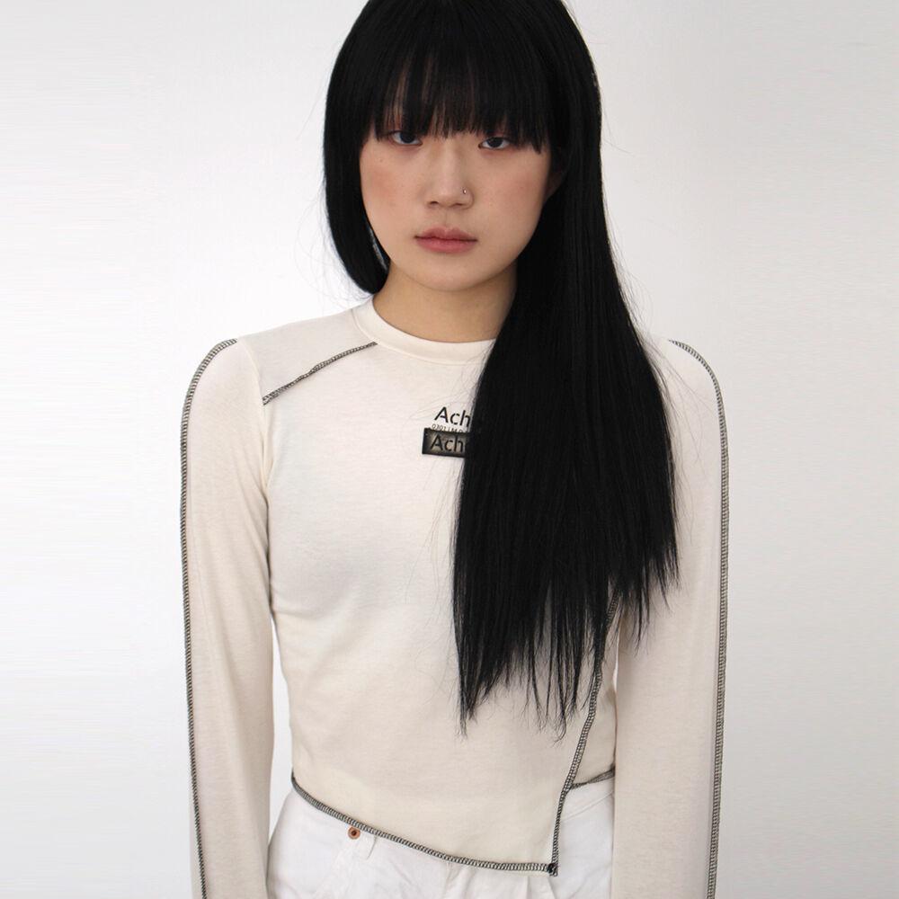 사선 언발 핸드메이드 라벨 스판 반크롭티_아이보리