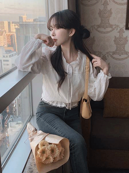 [MD추천] 시아 레이스 셔링 블라우스 - 2C