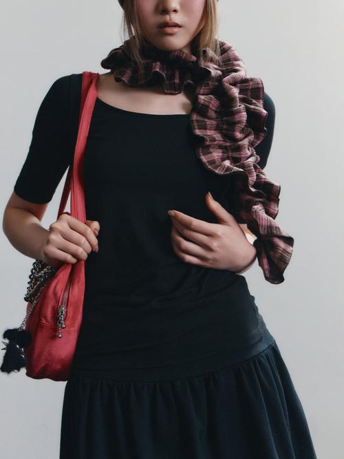 엠마 프릴 머플러 (타탄체크 핑크)