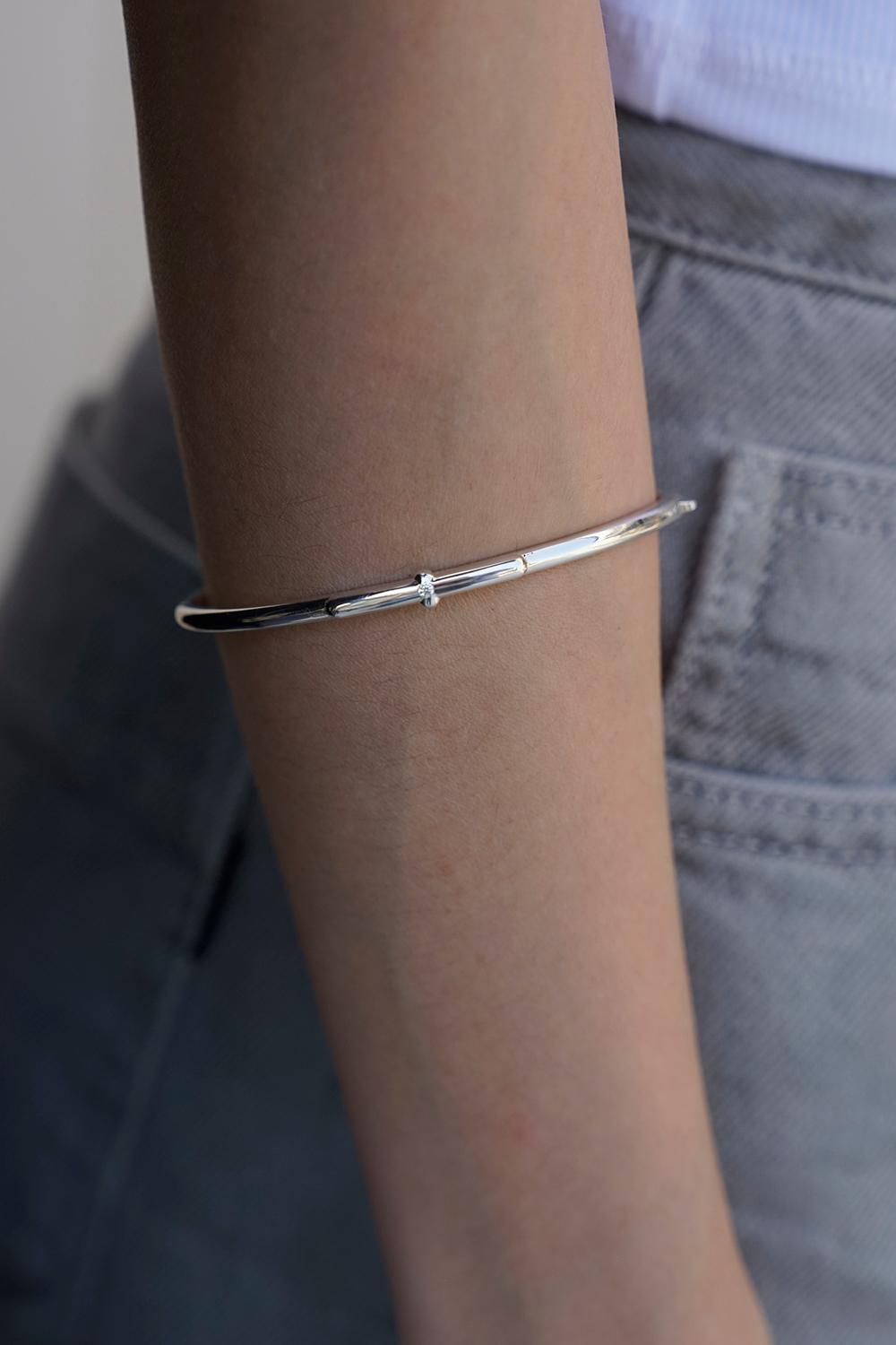 HUG DIA BANGLE_SILVER