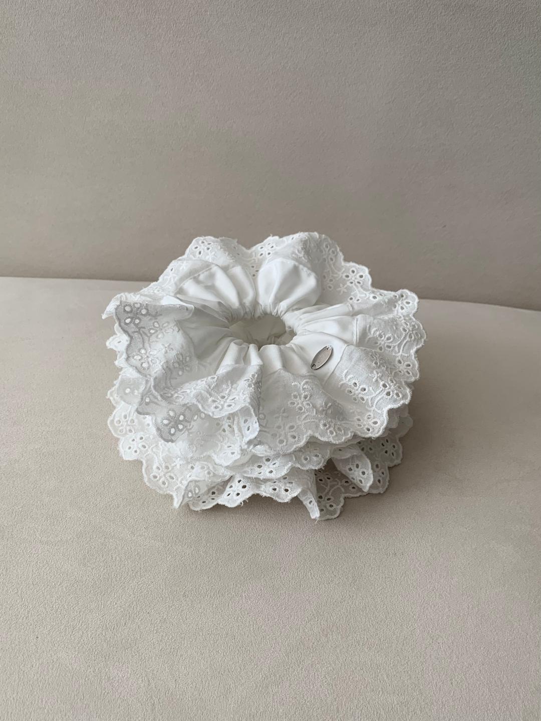 Lia Scrunchie