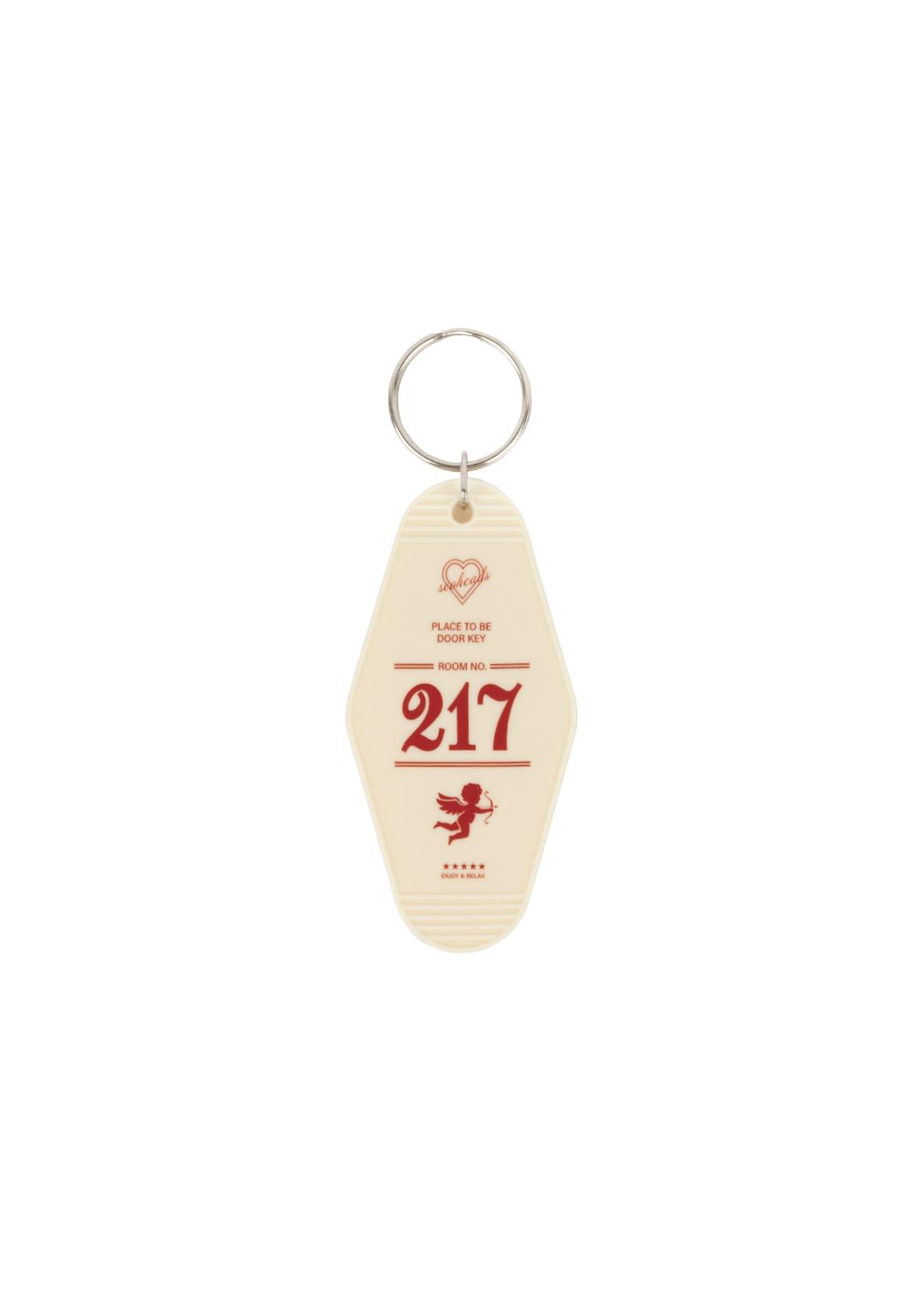 US ROOM KEYRING CREAM