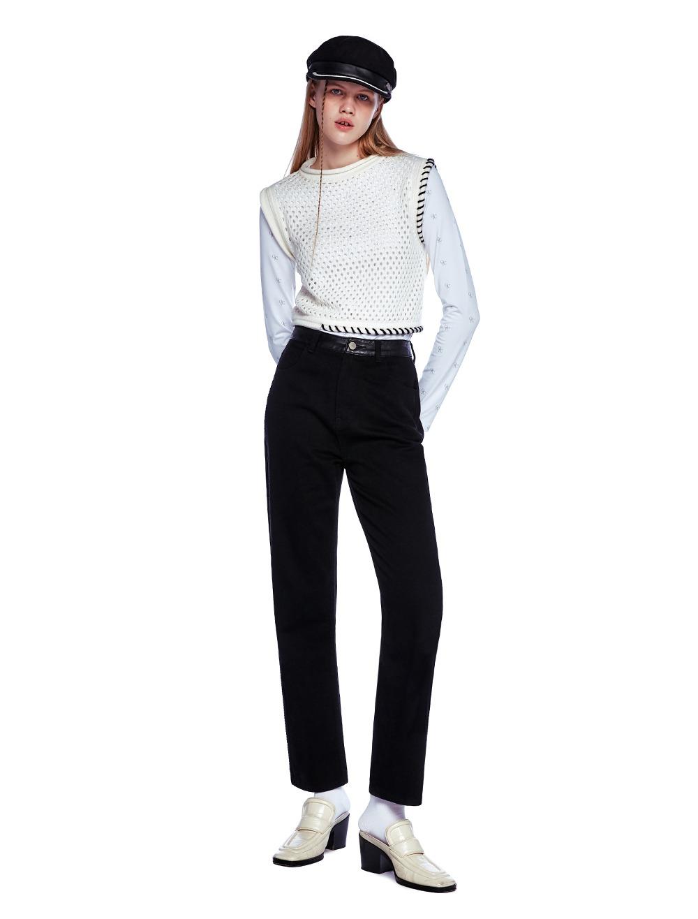 STITCH EMBROIDERY STRAIGHT FIT DENIM PANTS [BLACK]