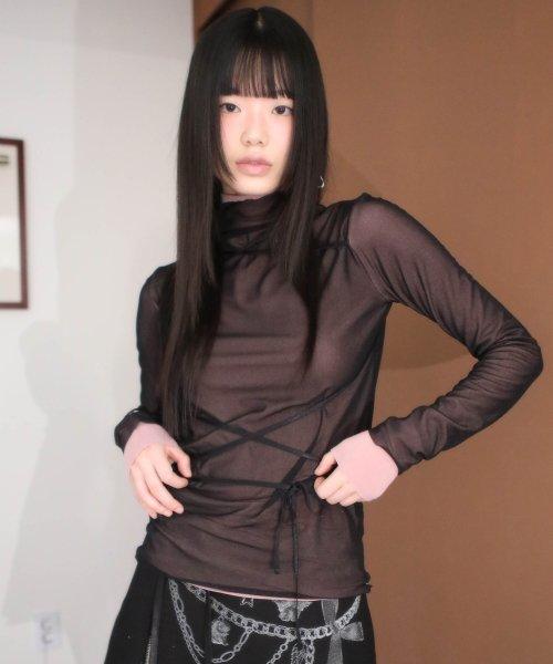 메쉬 레이어드 스트랩 터틀넥 블랙 핑크