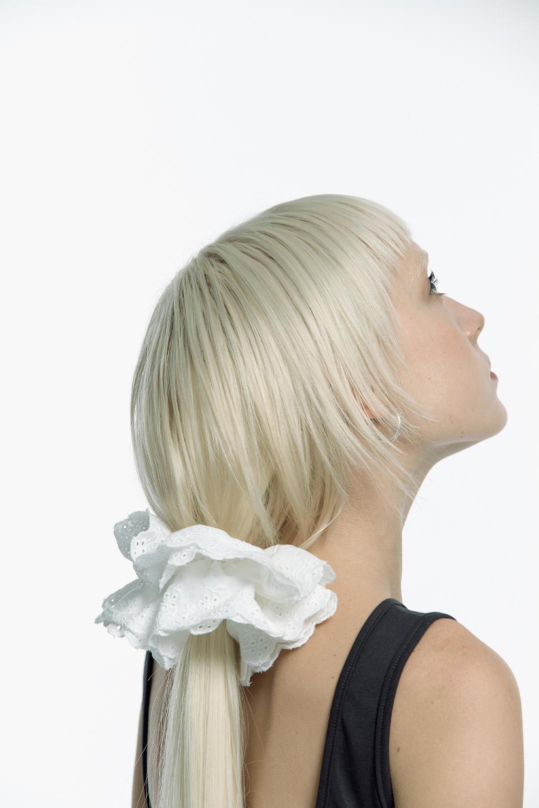 LACE SCRUNCHIE [05.29 OPEN]