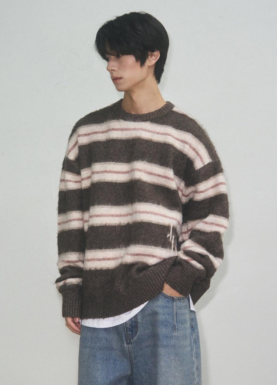 [12월 1일 예약배송] 로고 헤어리 스트라이프 니트 [BROWN]