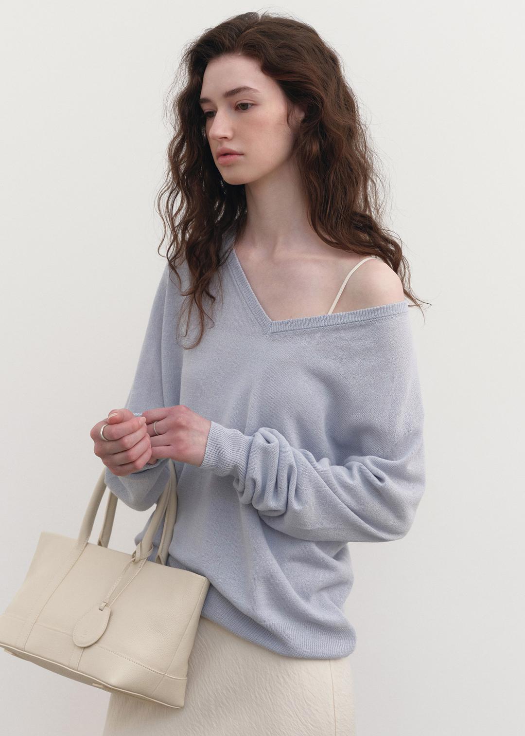 베나 루즈 브이넥 니트