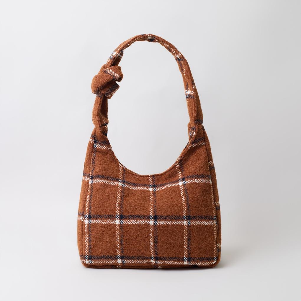 (QR) [신세틱레더] 체크 스웨이드백_SPAKGA9A93